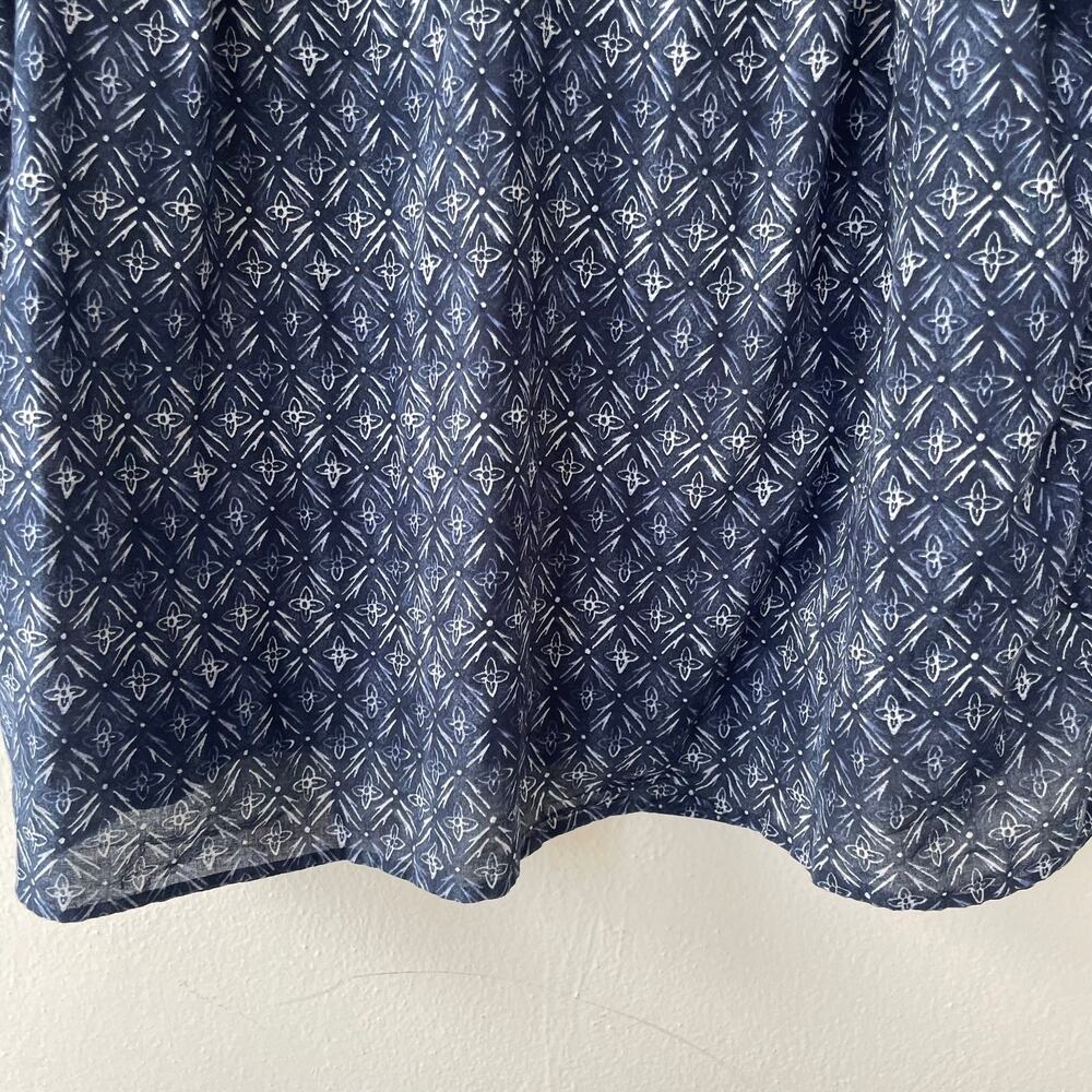 Talbots size L (Runs small) Smocked Babydoll blouse blue - Picture 4 of 10